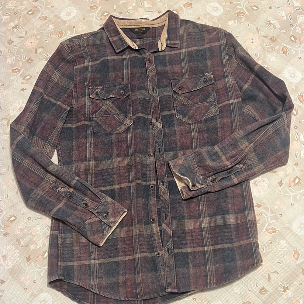 Outpost‎ Makers Casual Button Down Shirt with Rustic Plaid Pattern